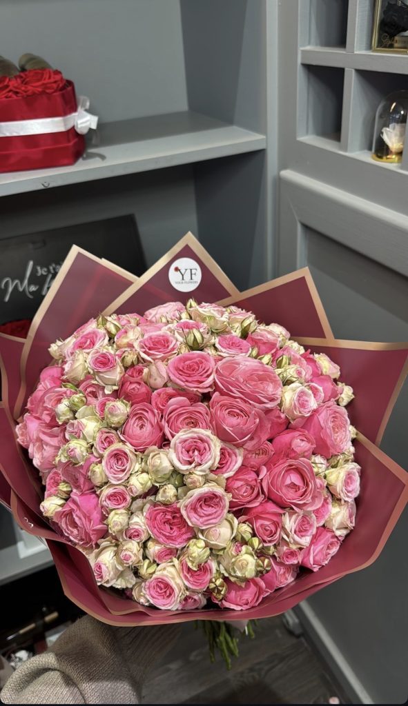 Bouquets de fleur rose rose et blanche 500 fleurs  