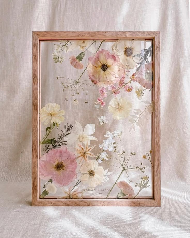 Cadre de fleurs, séchées, rose, blanc et jaune